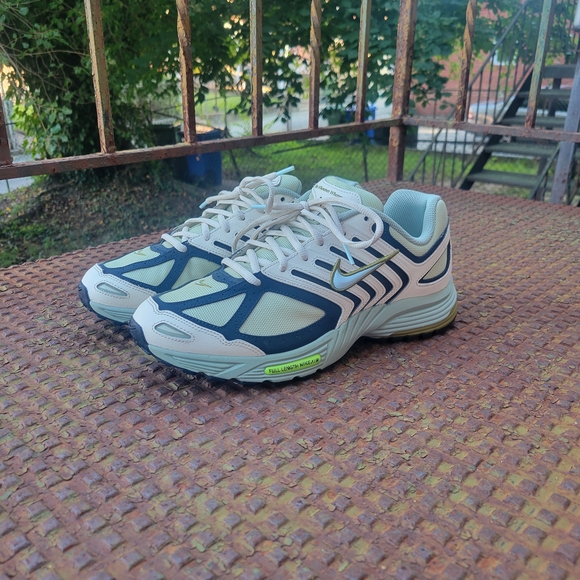 Nike Air Pegasus 2005 - Picture 2 of 12